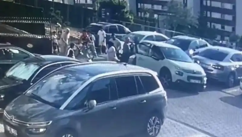 Eşini ve Akrabalarını Arabayla Ezdi: Şok Edici Olayın Perde Arkası