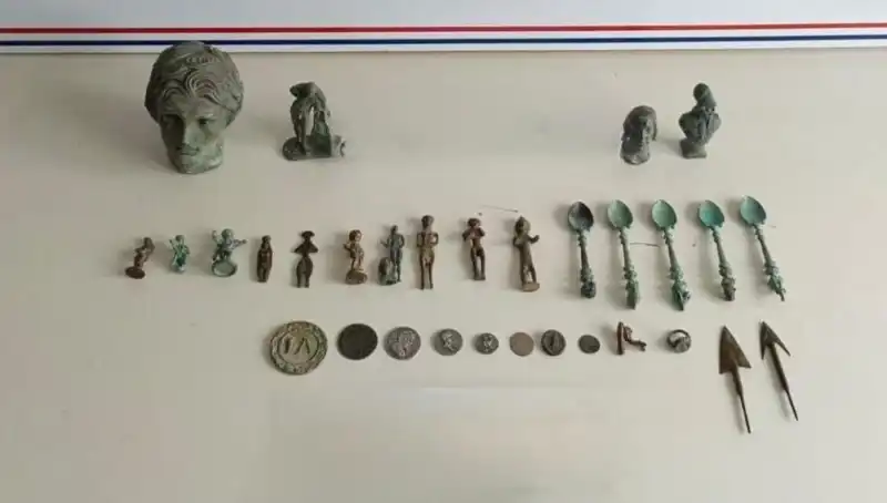 Antik Roma Dönemine Ait Tarihi Eserler Türkiye’de Ele Geçirildi