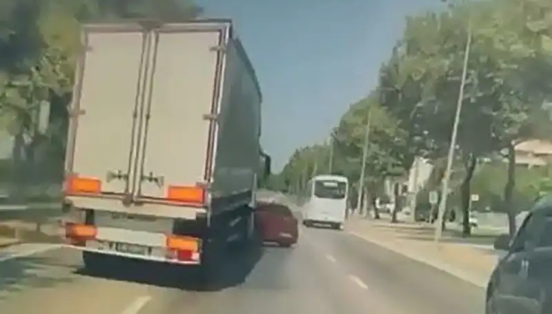 Bursa’da Kör Nokta Kazası: Trafik Güvenliği Soru İşareti