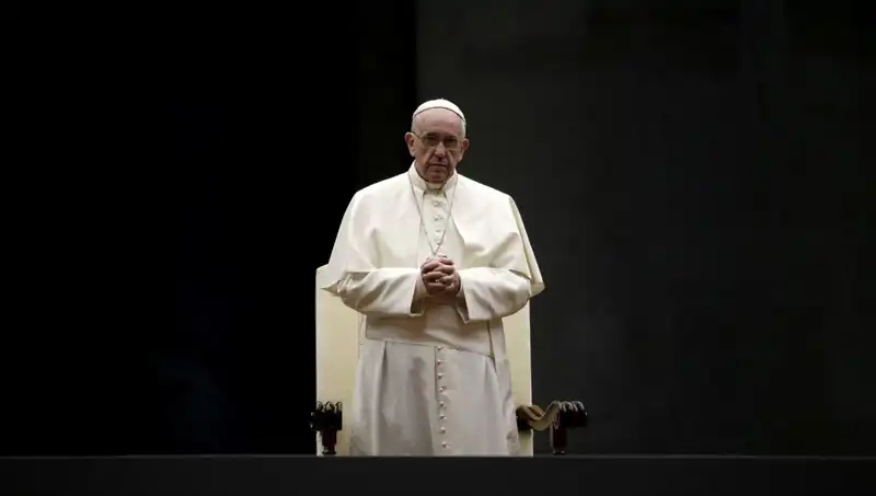 İlklerin Papası: Kapıcılıktan Vatikan'a Francis'in Eşsiz Yolculuğu