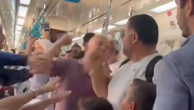 Marmaray'da Yumruklu Kavga: Güvenlik Önlemleri Yetersiz Mi?