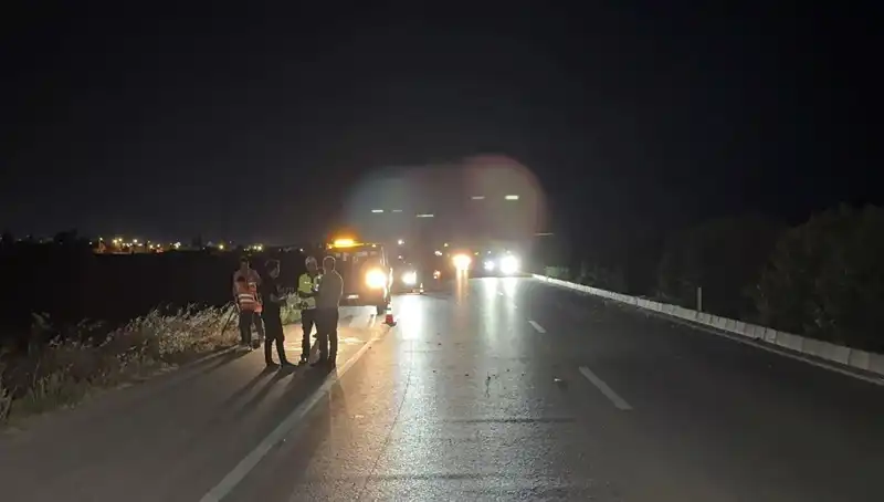 Adana'da Üç Araçlı Zincirleme Trafik Kazasında Yaralılar Var