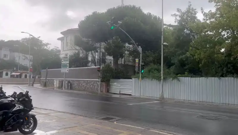 İstanbul Beklenmedik Güçte Sağanakla Savaş Halinde