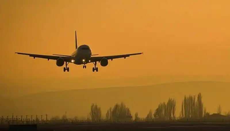 Uçuş İptalleri Büyüyor: 4 Ülkede Risk Alarmı!