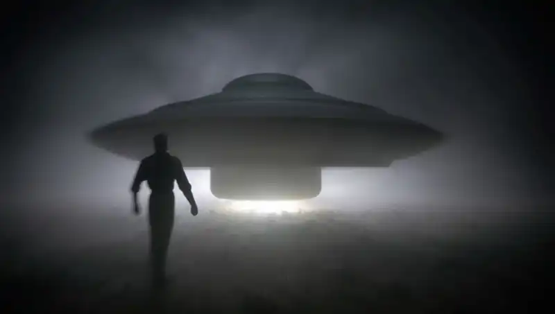 UFO Uzmanı: Uzaylıların Masum İnsanları Öldürdüğüne Dair Şok Uyarı