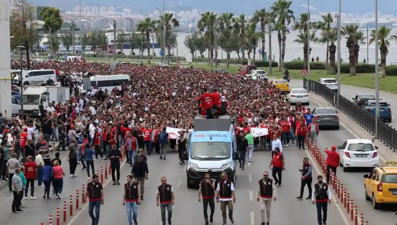 İzmir'deki Grev: Dördüncü Gününde Alevlenen Talepler ve Çözüm Arayışları