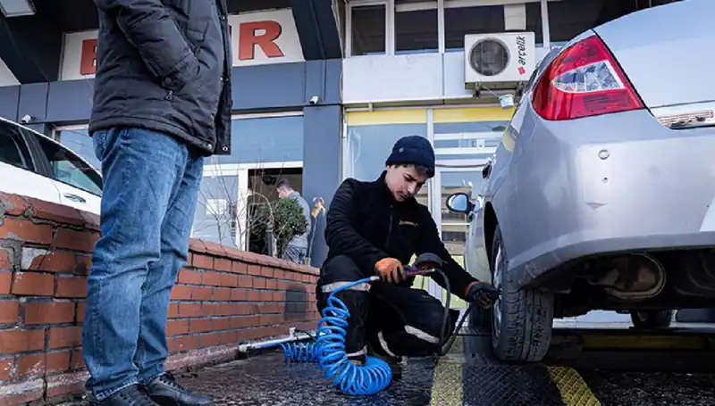 Hatalı Lastik Basıncı Kazalara Davetiye Çıkarıyor: Araç Güvenliğinizi Tehlikeye Atmayın!