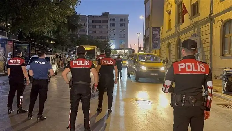 Megakentte Asayiş Operasyonu: 4 Saat İçinde Yüzlerce Gözaltı Gerçekleşti
