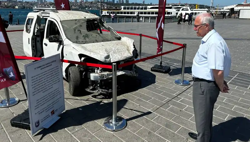 15 Temmuz'da Tankların EZDiği Otomobiller; Şok Edici Sergi Sanatseverleri Bekliyor