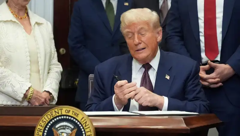 Trump, Beyaz Saray’a Lüks Dönüşüm İçin 200 Milyon Dolarlık Proje Başlattı