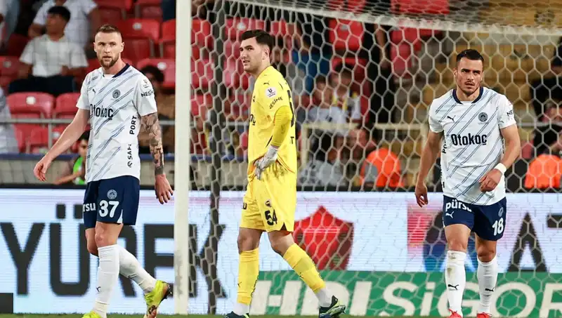 Fenerbahçe'nin Şampiyonluk Hayalleri Sona Mı Erdi? İzleyenler Şokta!