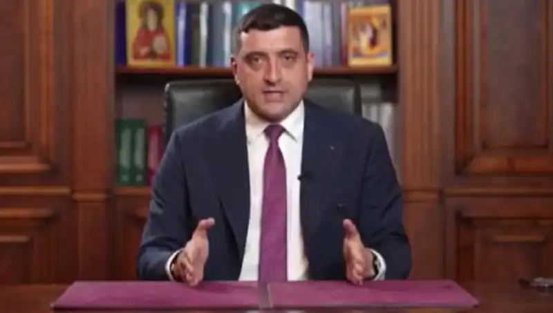 Romanya’da Seçimlerin İlk Turunda Aşırı Sağcı Aday Üstünlük Sağladı