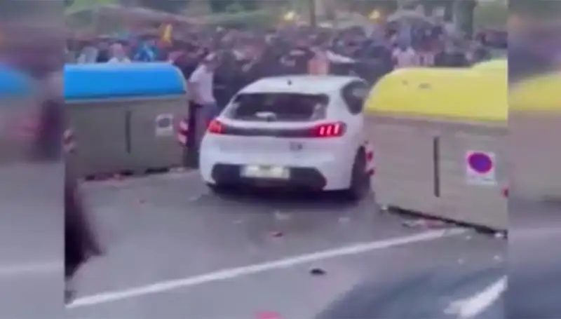 Otomobiliyle Taraftarların Arasına Daldı: 13 Yaralı, Olayın Ardındaki Sebepler Neler?