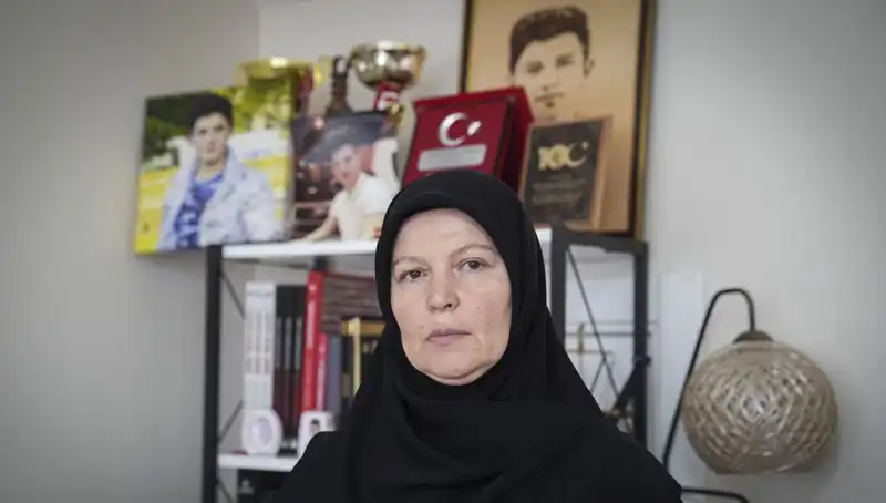 15 Temmuz’un Kahramanı: 16 Yaşındaki Şehit Mahir Ayabak’ın Annesinin Acısı Dinmiyor