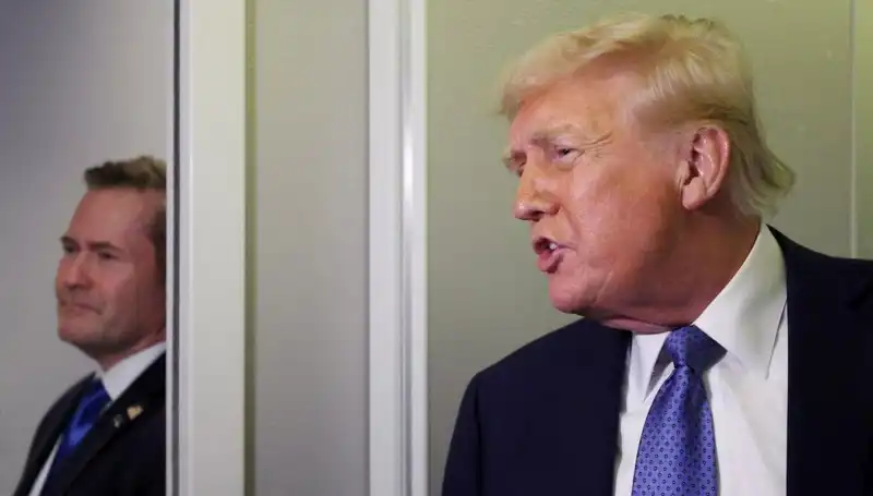Trump, Yanlışlıkla Sızdırdığı Bilgiler Sonrası Mike Waltz'u Görevden Aldı!