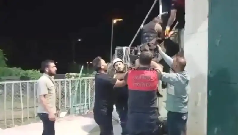 Şanlıurfa’da Bir Gencin Cansız Bedeni Bulundu: Acılı Aile Yasa Boğuldu