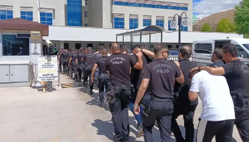 Ankara'da Tehditle Haraç Kesen Çeteye Büyük Operasyon: Avukatlar Kılıf Olmuş!