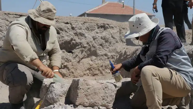 İç Anadolu'da Tarihi Mozaik Kazısı: Yeni Keşifler Heyecan Yarattı