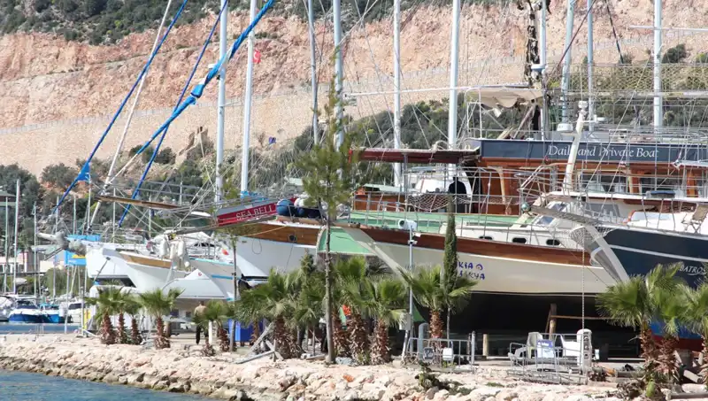 Kaş'ta Gezi Tekneleri Sezon İçin Gün Sayıyor: Yeni Maceralar Başlamak Üzere