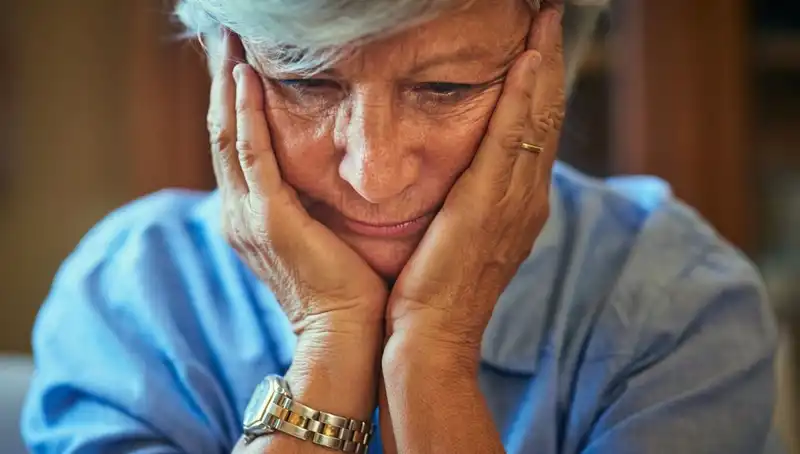 40’lı Yaşlarındaki Kadının Alzheimer Teşhisi: Stres Belirtileriyle Karıştırdı