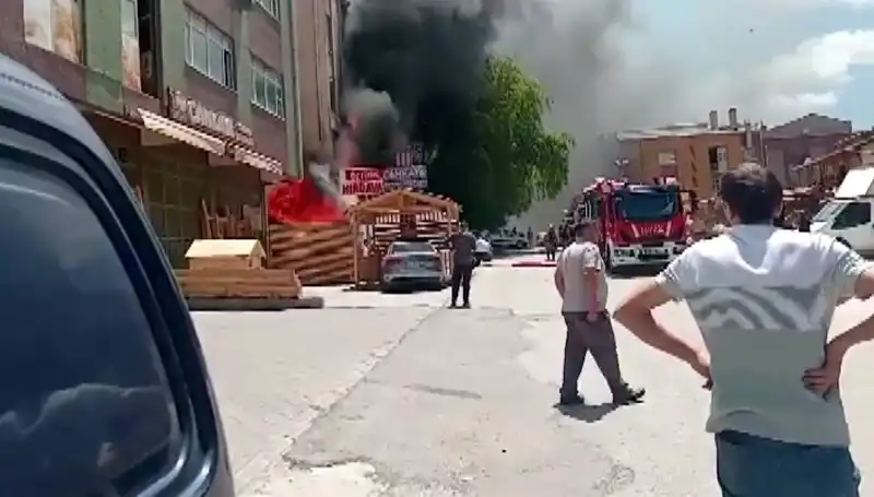 Ankara’da Yangın Felaketi: İş Yerleri Alev Alev Yandı!